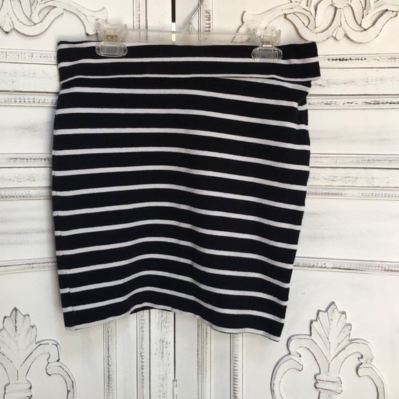 Black and white mini skirt - Picture 1 of 3